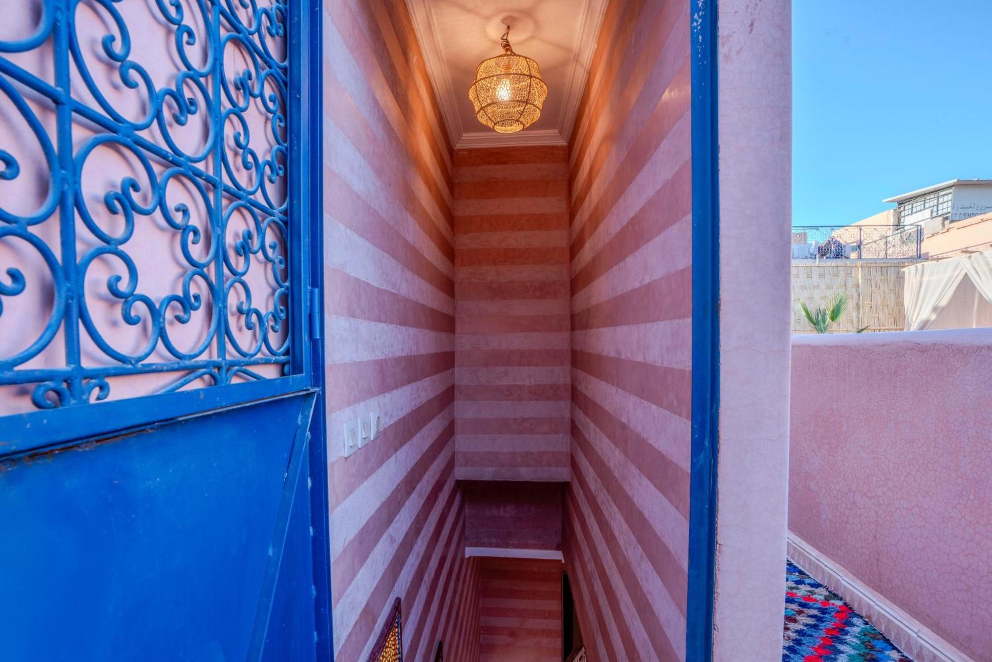 Riad Le Graff Pink Марракеш Экстерьер фото